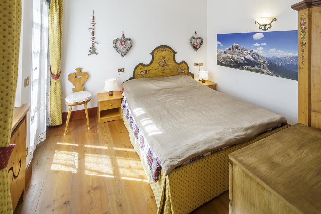 Villa Ronco - Stayincortina Cortina d'Ampezzo Ruang foto