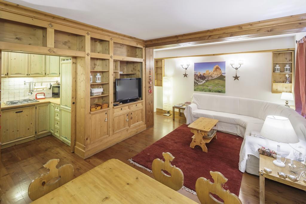 Villa Ronco - Stayincortina Cortina d'Ampezzo Ruang foto