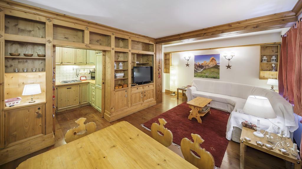 Villa Ronco - Stayincortina Cortina d'Ampezzo Ruang foto